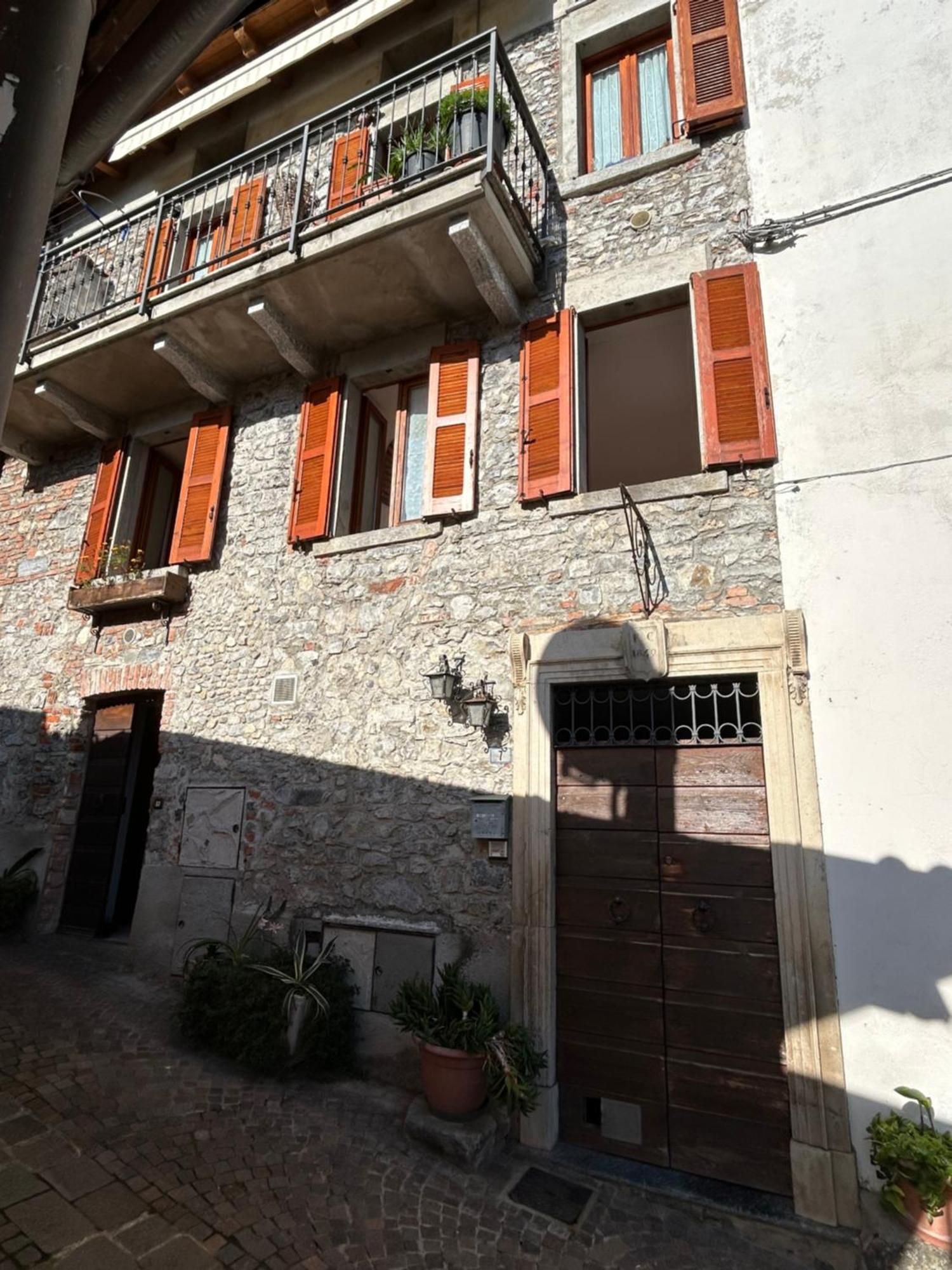 Al Civico 7 Villa Oliveto Lario Ngoại thất bức ảnh