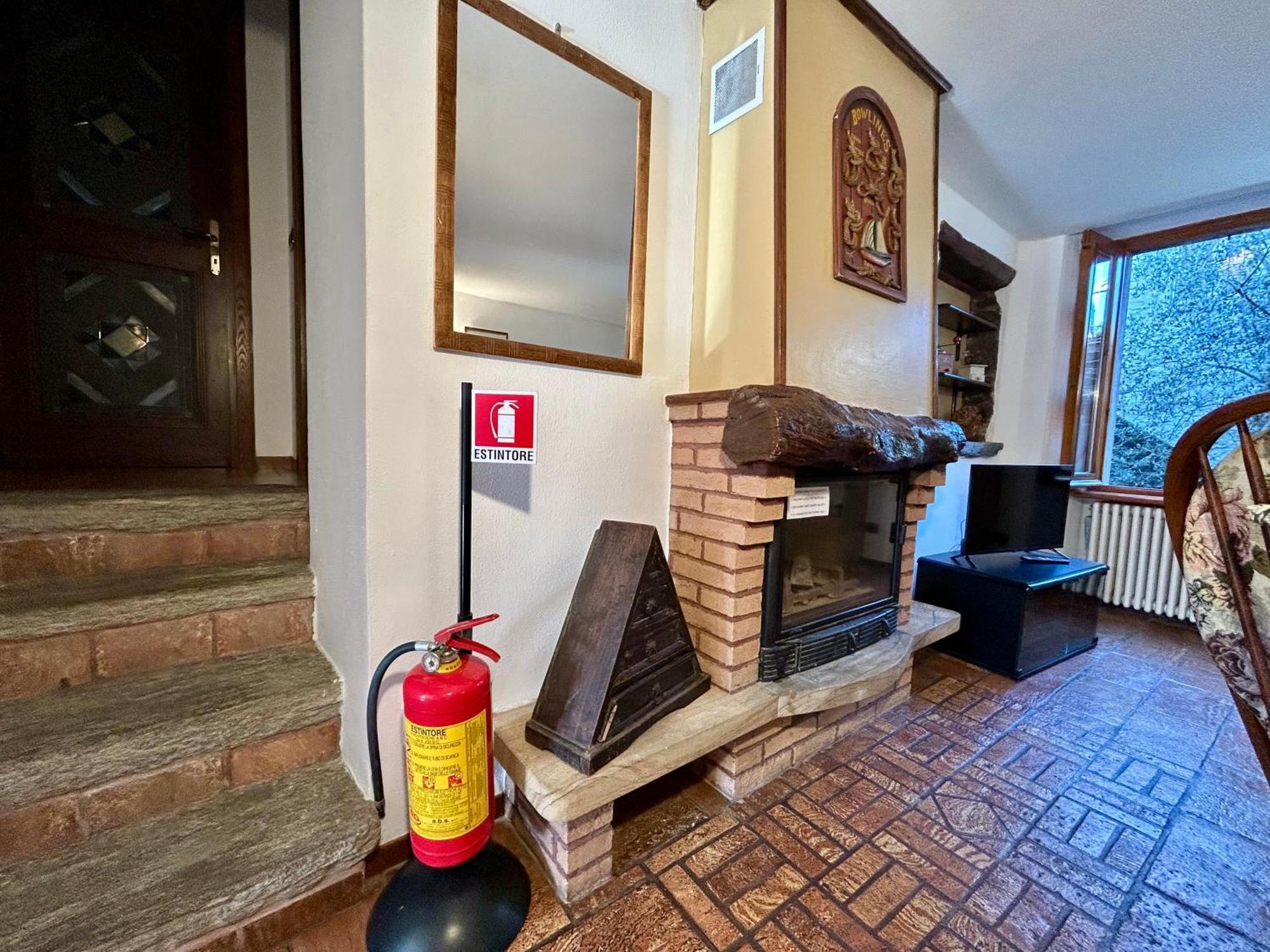 Al Civico 7 Villa Oliveto Lario Ngoại thất bức ảnh